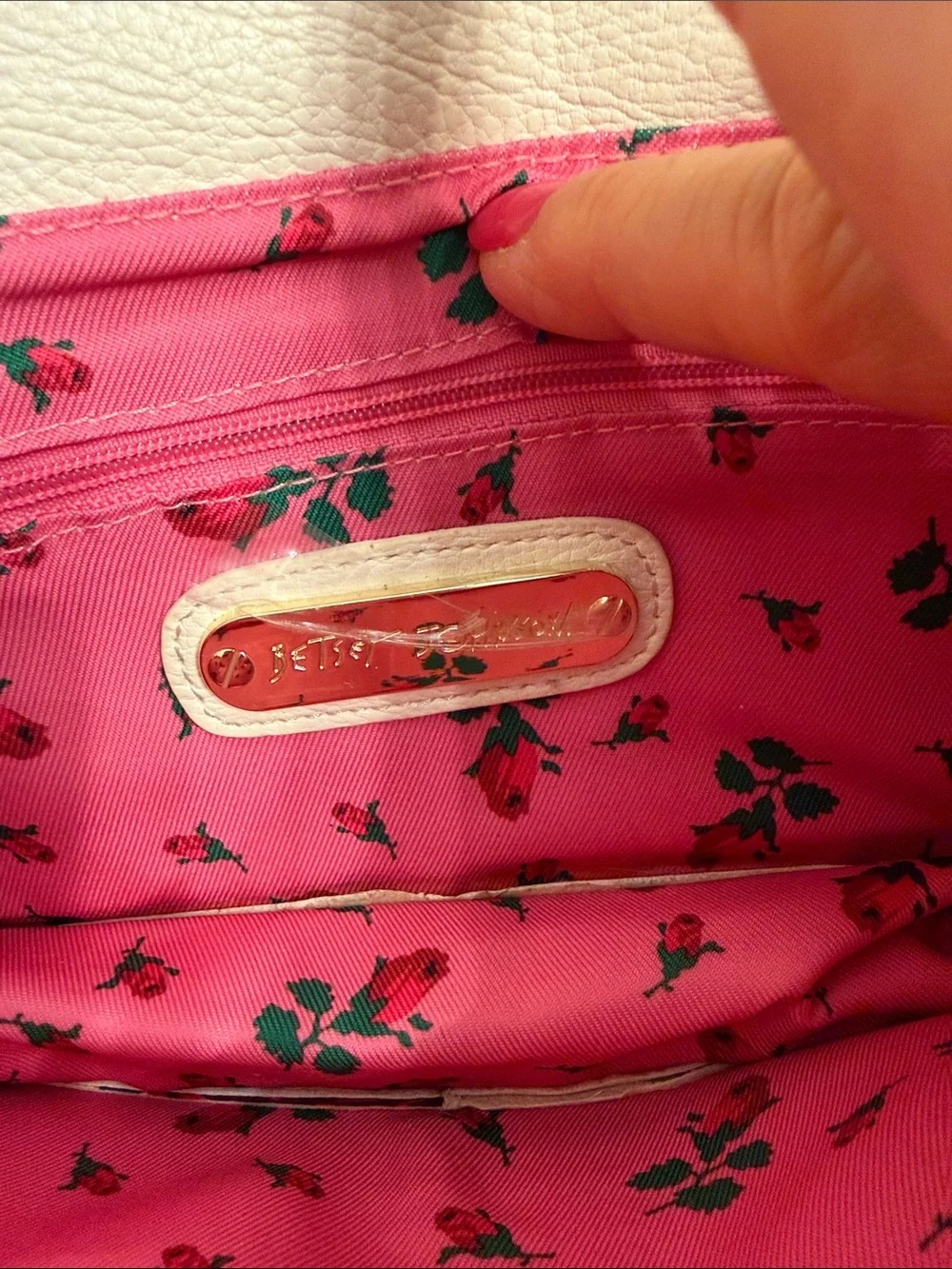 Betsey Johnson White Floral Crossbody with Gold Chain - Picture 5 of 7